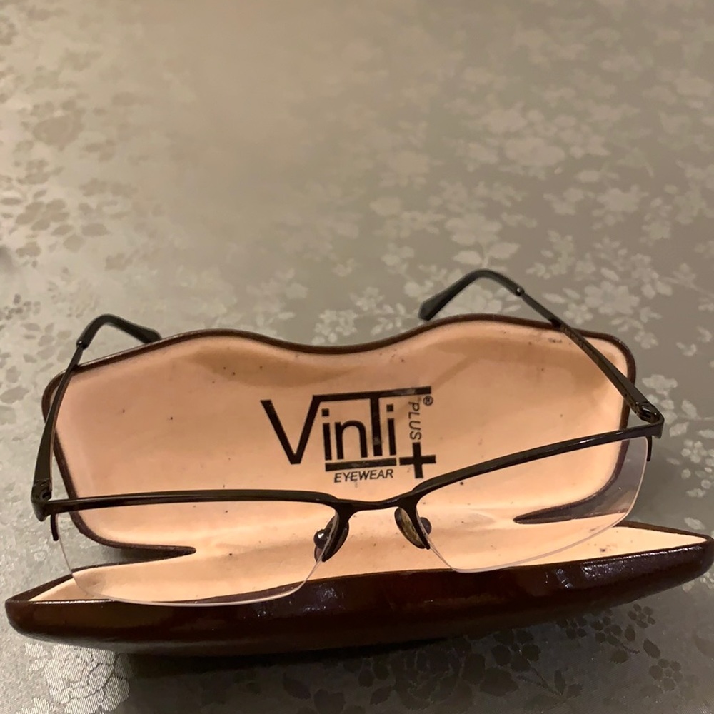 Vinli eyeglass frames.